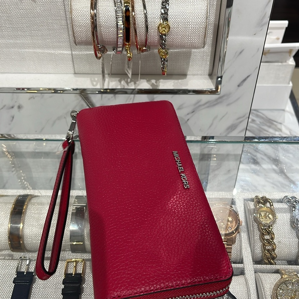 MICHAEL KORS Large Pebbled Leather Continental Wallet Phone Holder Wristlet 
NWT - Picture 9 of 16